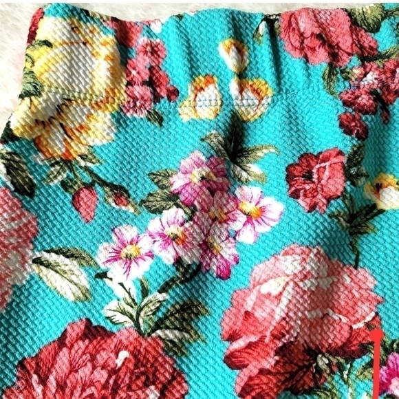 Floral Summer Assymetrical Mini Skirt Size Small - Picture 3 of 5